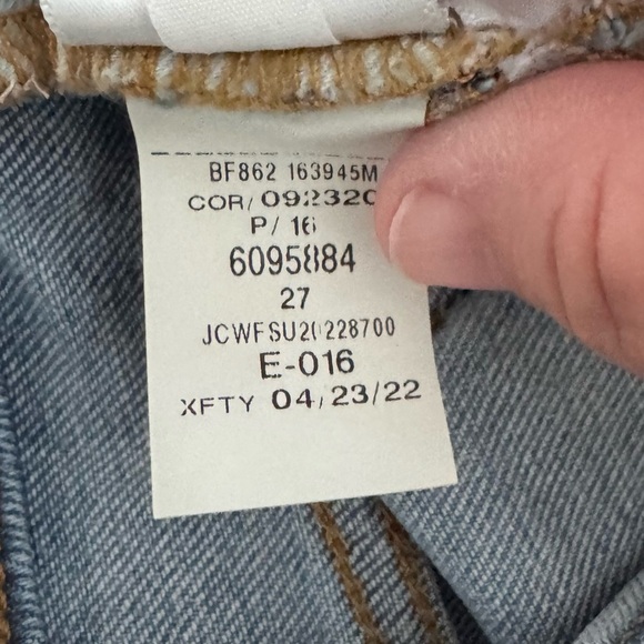 J. Crew womans Slim Boyfriend denim jeans Size 27 - Picture 10 of 10